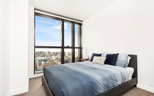 Holistay at Level 26 Franklin Street – Guest Rooms – Melbourne