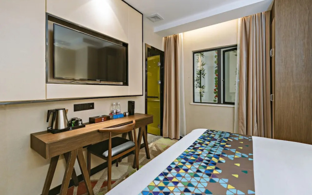 CHEERMAY HOTELS (Guangzhou Pazhou Exhibition Center Chigang Metro Station)