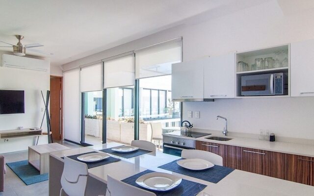 Menesse City Condo 1417