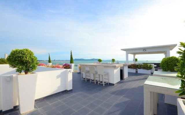 Luxury 5 star beach villa 8 beds