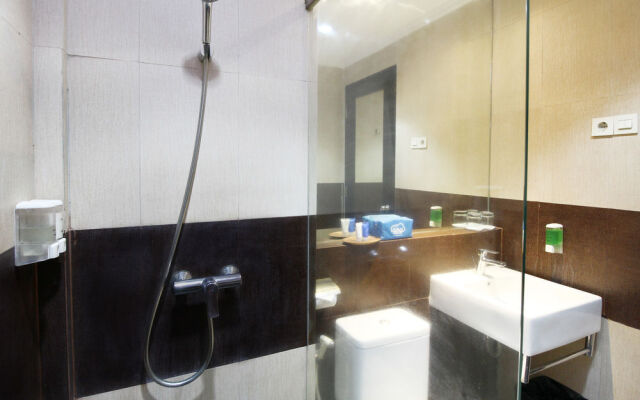 艾里泗水萨瓦汉克兰甘酒店(Airy Sawahan Kranggan Surabaya)