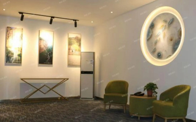 Super 8 Hotel (Xinxiang Huixian Branch)