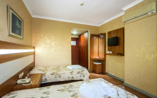 Santa Marina Hotel