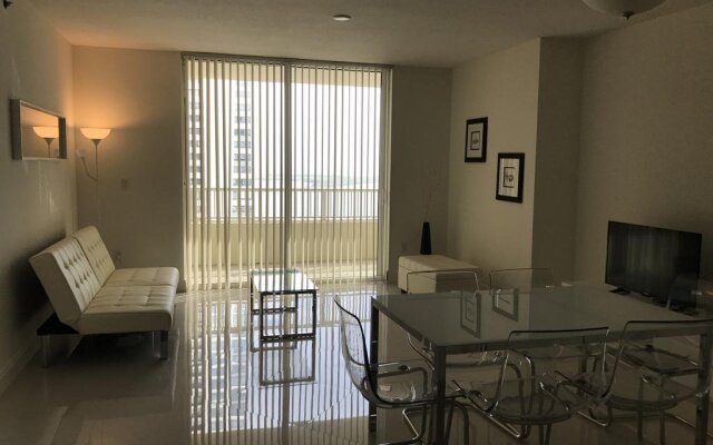 Miami 4Days - One Broadway