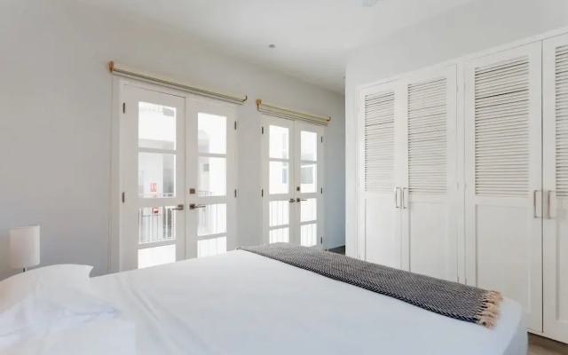 w Brilliant 2BR w Balcony in Panama
