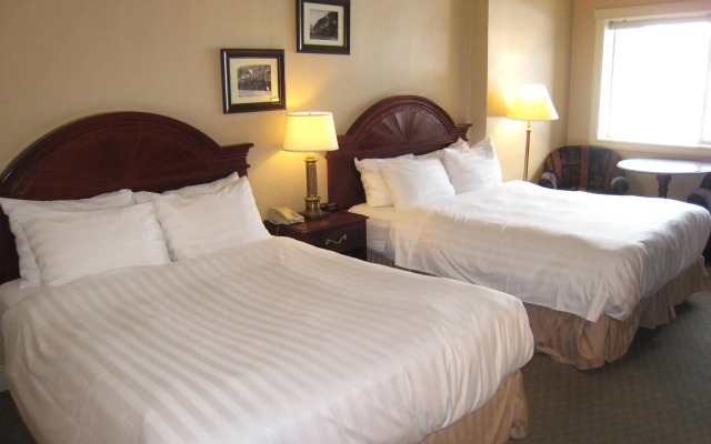 Revelstoke Lodge