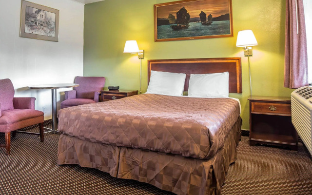 Rodeway Inn & Suites