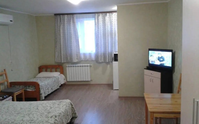 Guest House on Festivalnaya