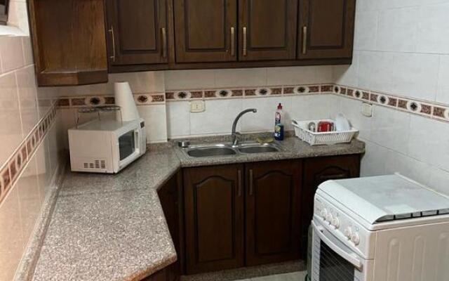 Lovely 2 bedroom apartment + with nice patio