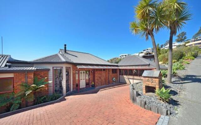 Cliff-top Holiday Home