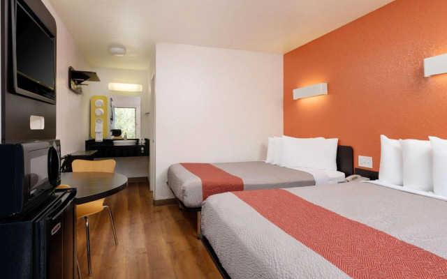 Motel 6 Camarillo, CA