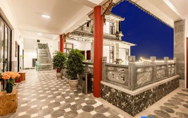 Hongyou Homestay (Dali Chongsheng Temple San Ta Branch)