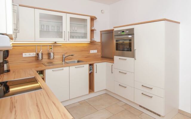 Modern Apartment in Zella-Mehlis with Private lawn