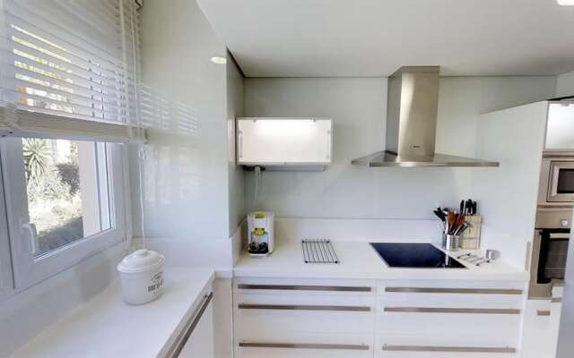 Outstanding Penthouse Near Puerto Banus