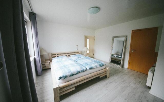 Whirlpool, Fußbodenheizung, Nintendo NES, Netflix, Wintergarten & Workspace