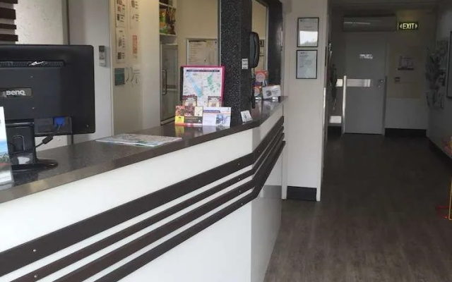Adina Place Motel Apartments – Lobby – Launceston