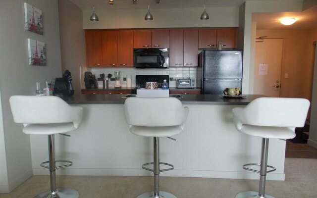 Fastlane Suites Rouleau