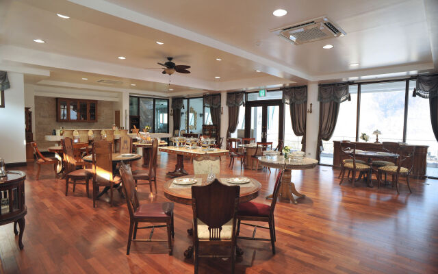 Club Inner Hotel & Resort