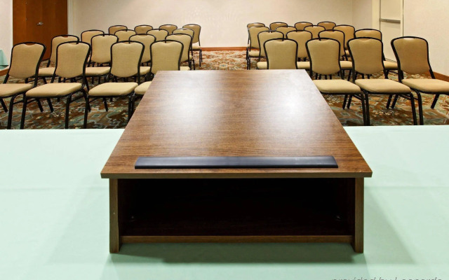 Holiday Inn Express & Suites Mansfield by IHG