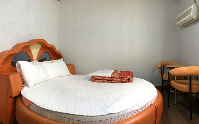 J Motel