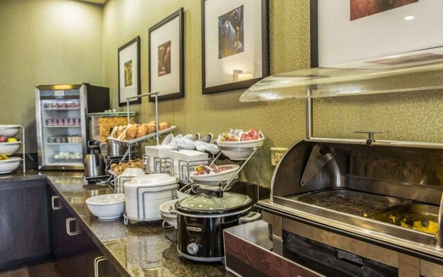 Comfort Suites Huntersville near Lake Norman