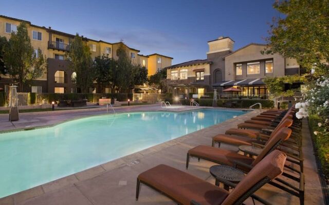Bluebird Suites in Santa Clara