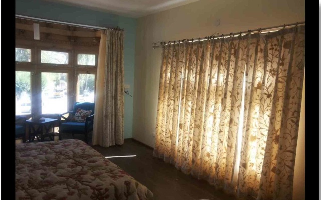 Hotel New Glacier View – Guest Rooms – Leh