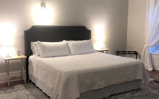 Hatch House Bed & Breakfast