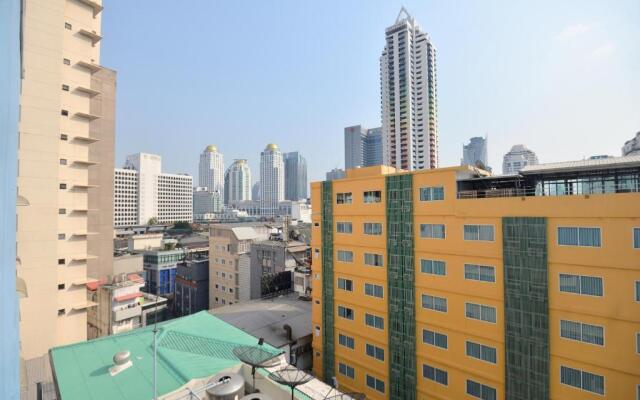 De Lux Bangkok Hotel