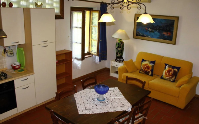 Restful Farmhouse with Pool near Forest in Vinci