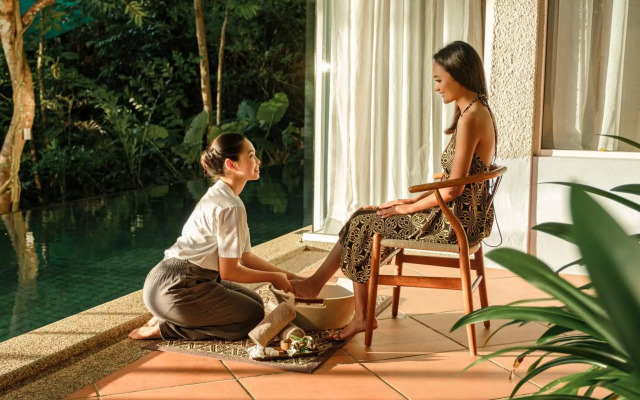Ambong Pool Villas