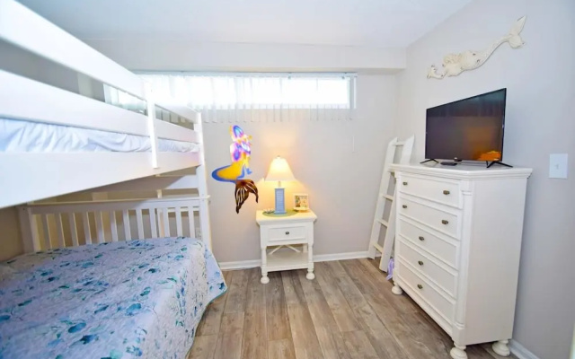 Wight Bay 233 2 Bedroom Condo by RedAwning