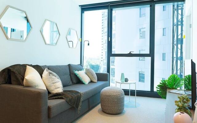 Compact Brisbane Pad With 2 Bedrooms