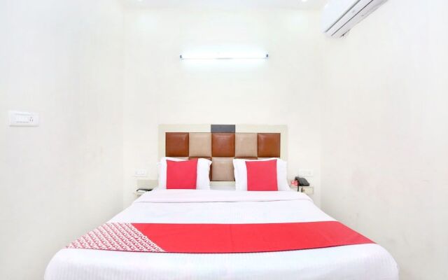 OYO 11369 Hotel Noor Plaza
