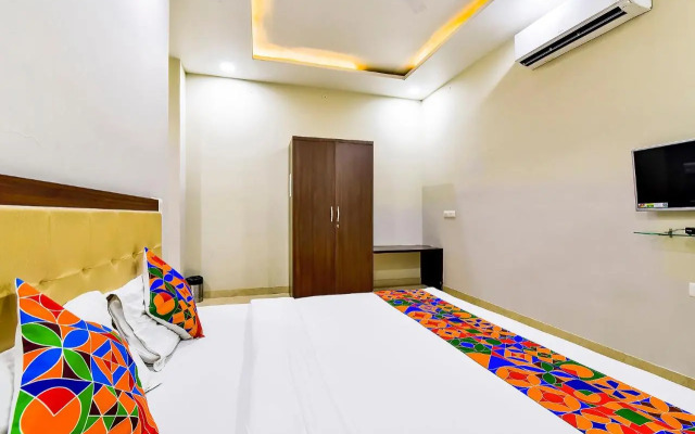 Fabhotel The Castle Homestay