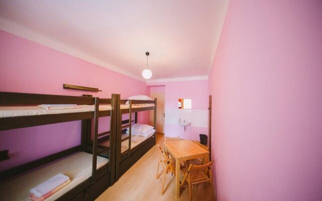Hostel Dakura