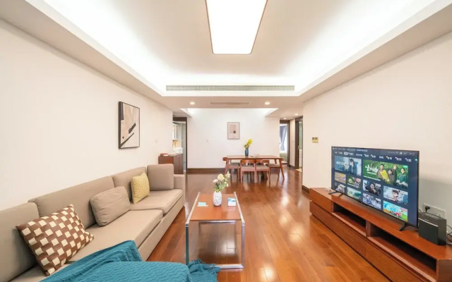 Tyms Premium 3BR 2BA Apt Walk to Metro