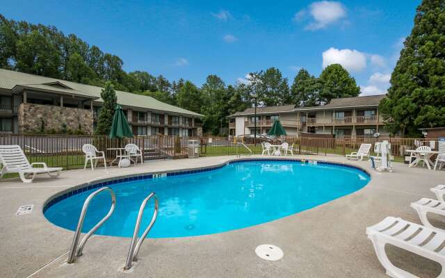 Quality Inn & Suites Mt Chalet