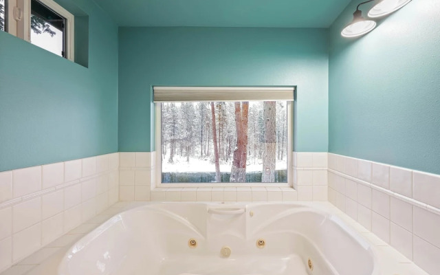 All Seasons River Inn