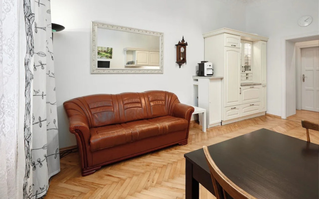 Room & Parking Assistance