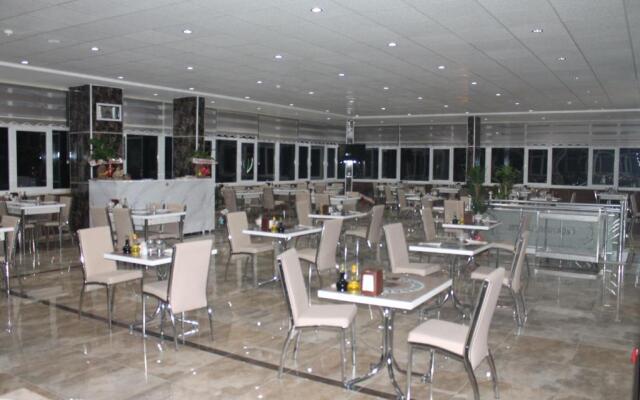 Oz Cavusoglu Hotel