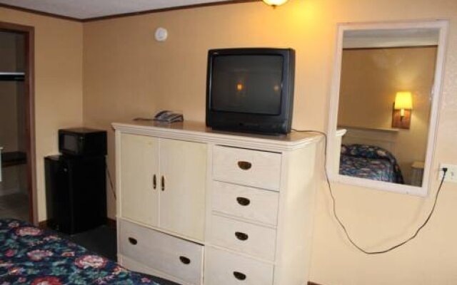 Hometown Inn Fort Wayne