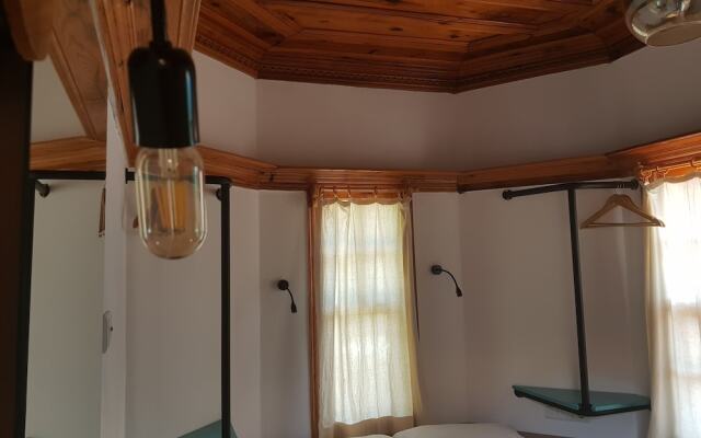 Room Kite Mansion