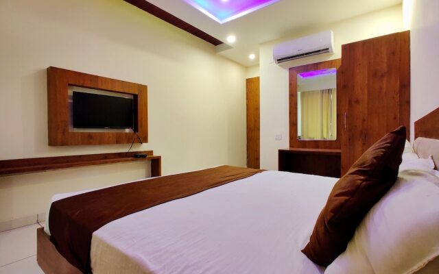 Hotel Divine Residency