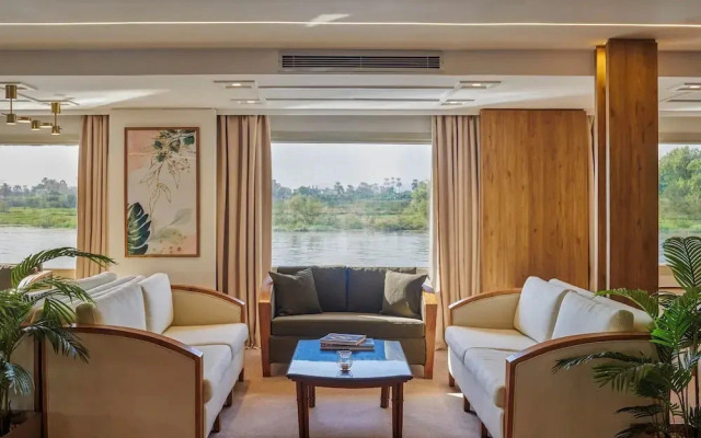Mövenpick MS Royal Lotus