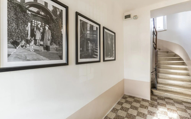 Queen Apartment