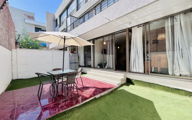 Urban Yard Bus Terminal Home Office Pool Wifi