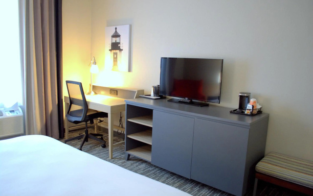 Holiday Inn Express Suites Live Oak