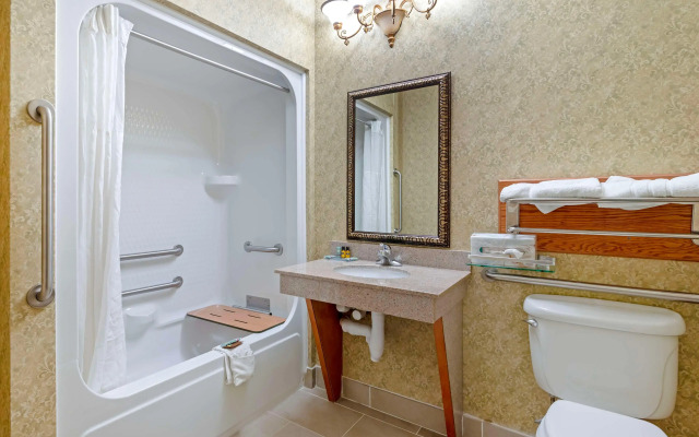 Best Western Plus Bradbury Inn & Suites
