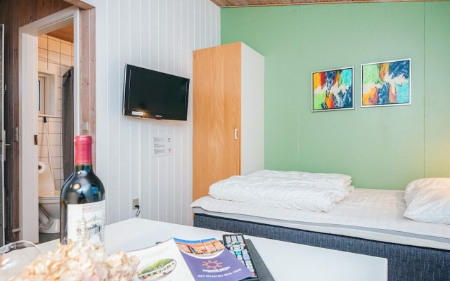 Holiday Home for 2, Ansager